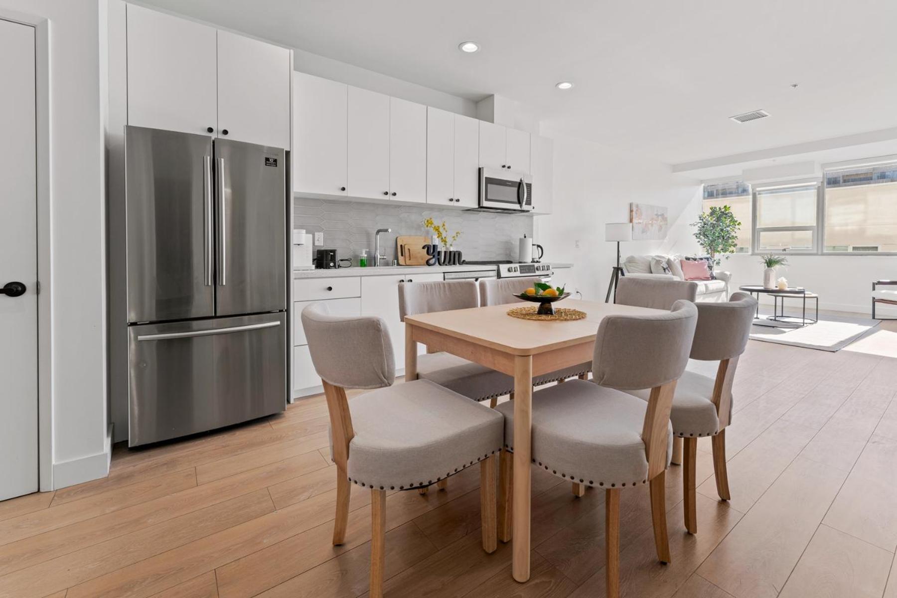 Stylish Westwood - Steps From Ucla-2 Bedroom 2 Bath Apartamento